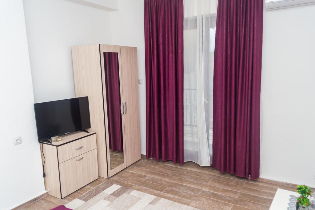 Bed & Breakfast Delikates Stojakovo Екстериор снимка