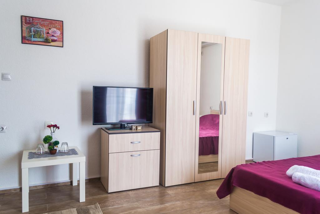 Bed & Breakfast Delikates Stojakovo Екстериор снимка