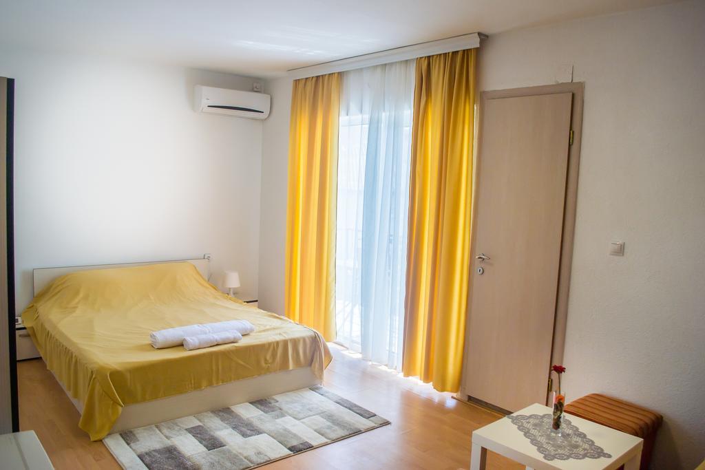 Bed & Breakfast Delikates Stojakovo Екстериор снимка