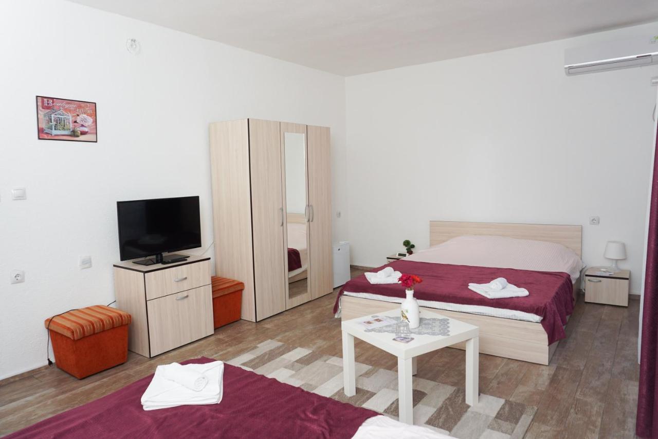 Bed & Breakfast Delikates Stojakovo Екстериор снимка
