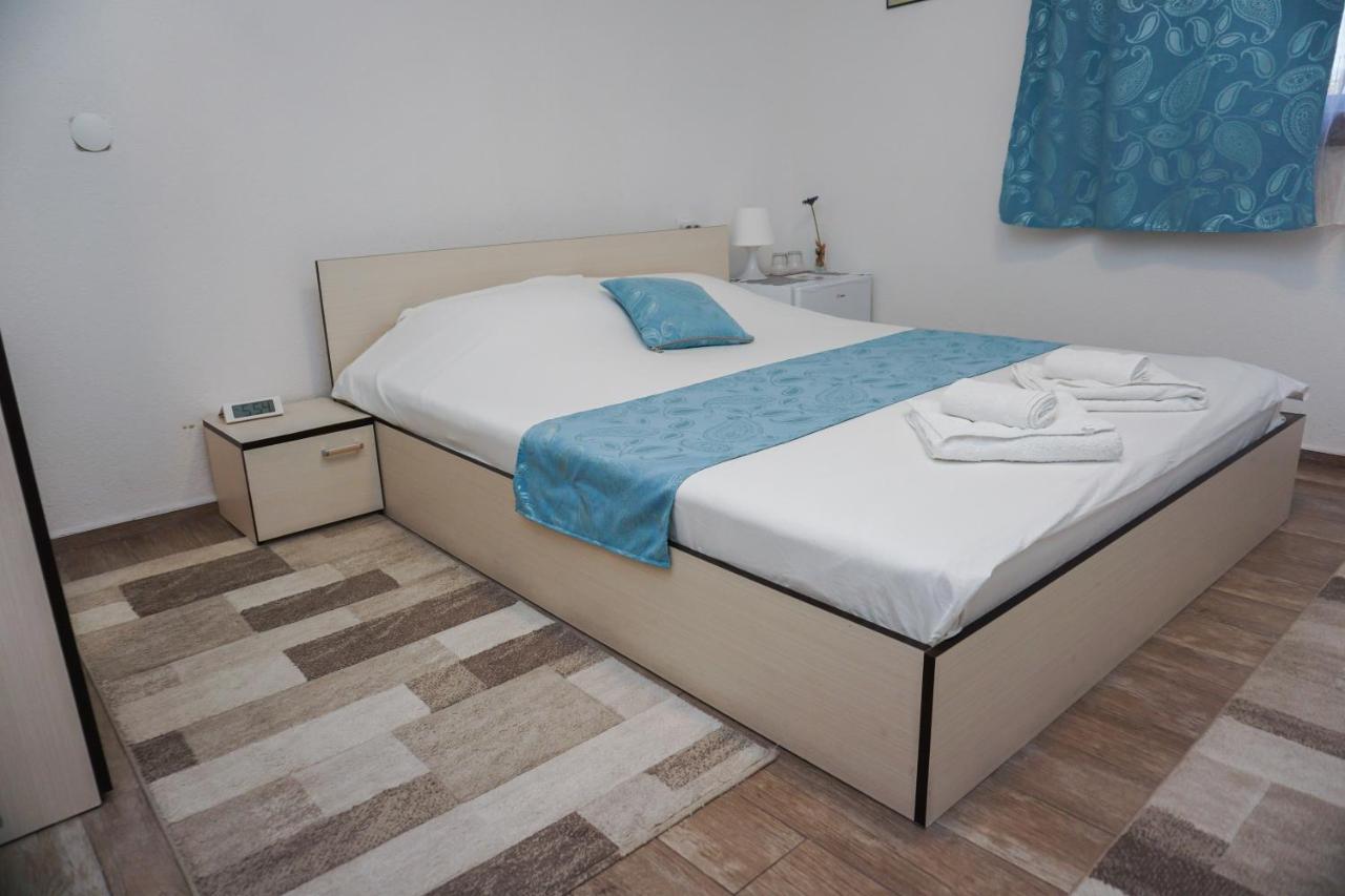 Bed & Breakfast Delikates Stojakovo Екстериор снимка